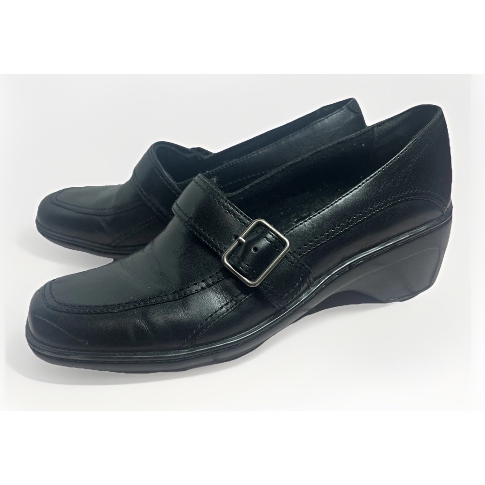 Clarks Leather Buckle Loafers Women's Size 8.5M Silver Small Heel Slip On